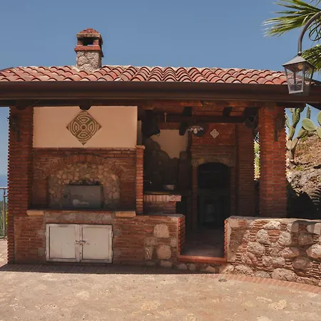 Caterina Βίλα Acquedolci